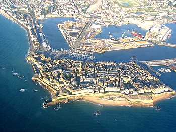 SAINT-MALO  30 minutes...